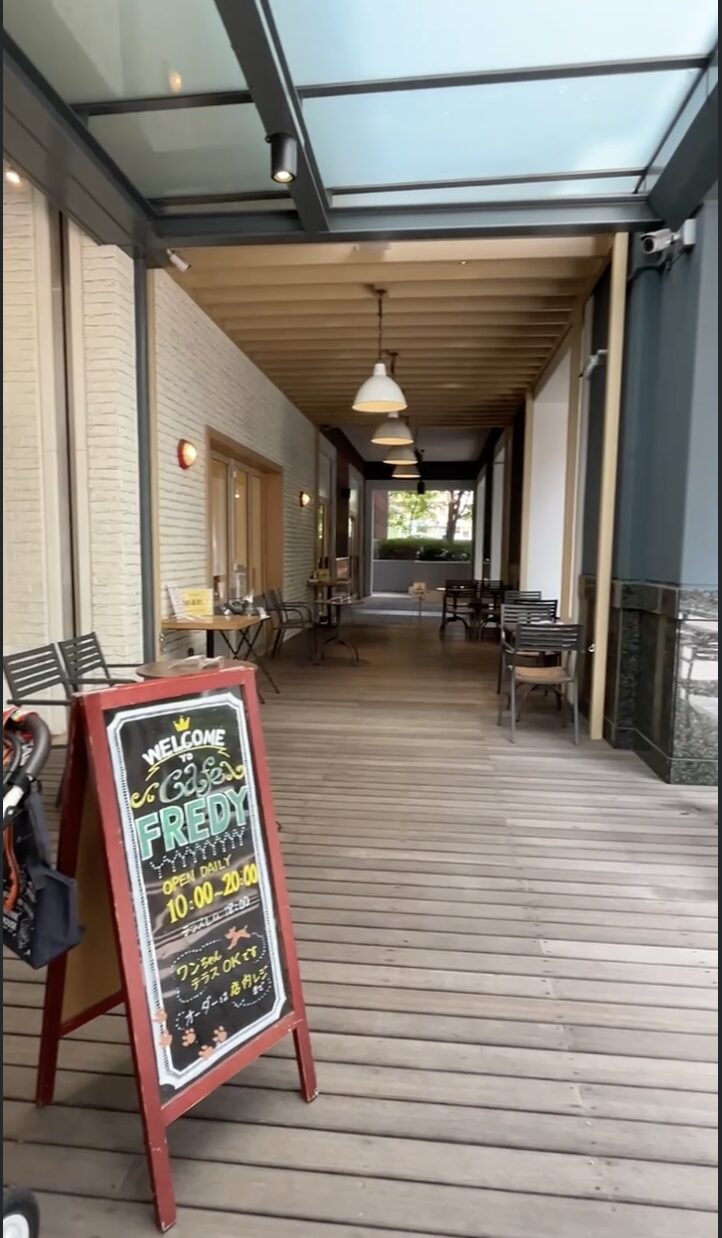 Cafe FREDY&GLOSTER exterior