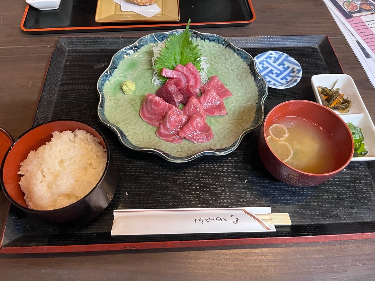 まぐろ刺身（鉢の身）