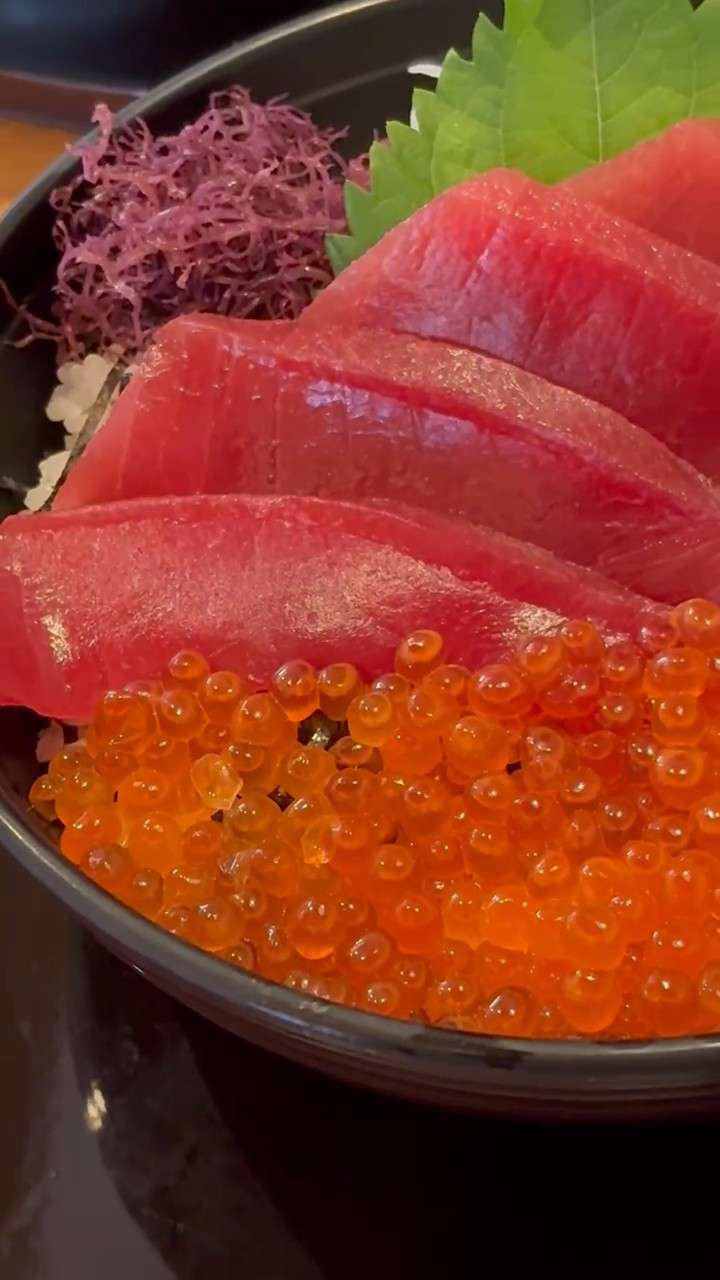 マグロといくらの海鮮丼